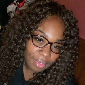 Meet your Posher, Candice